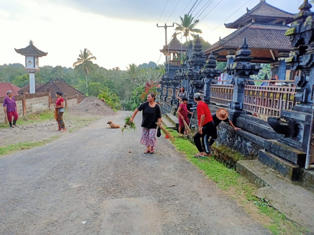 Kegiatan Posyandu Lansia di Br Adat Lipah dan Munduk Damping